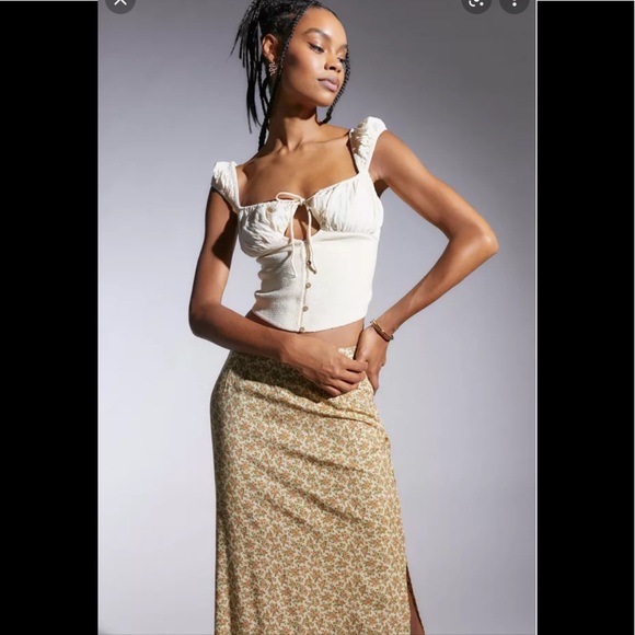 UO Rosalie Smocked Blouse - Picture 2 of 4